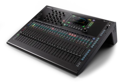 Allen & Heath Qu-6 digital mixer with faders, touchscreen display, and control surface