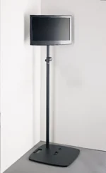 K&M mounting adapter for 35mm tubes in black, shown in professional studio setup application