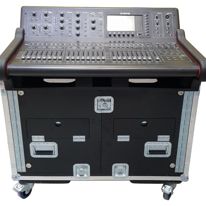 ProX MIDAS M32 flip-ready hydraulic console case showing close-up detail of lifting mechanism and retraction system