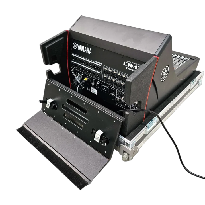 ProX ProX ATA Flight Case for Digital Audio Mixer Yamaha DM7C Compact with Corner Wheels, DogHouse and Telescopic Handle professional audio detail view