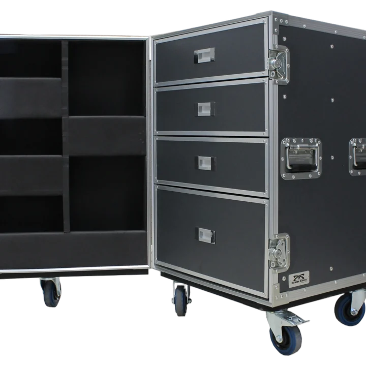 Sound Barrier SB2UTR medium multipurpose utility road case with black exterior and reinforced corners